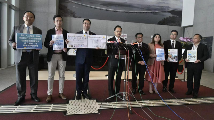 C15+立法會(huì)議員提交施政報(bào)告建議 陳紹雄：與特首會(huì)面氣氛良好