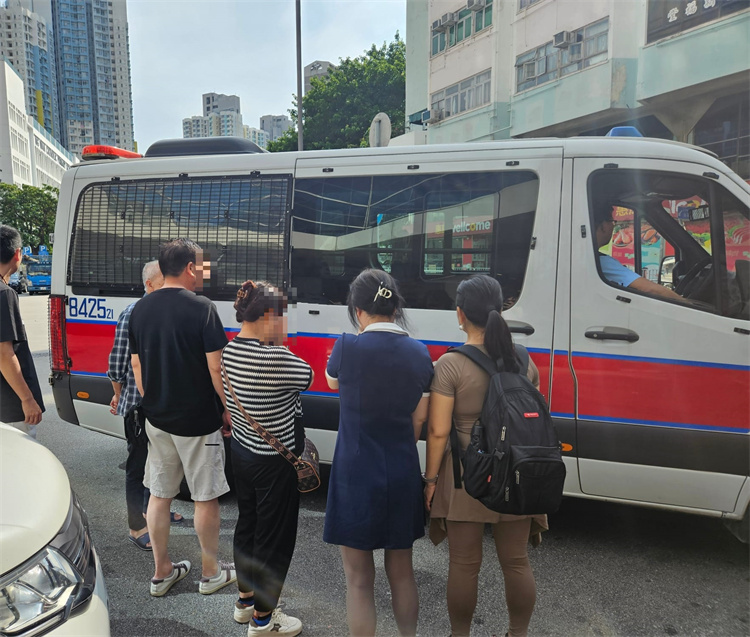 警方黃大仙反賭博行動(dòng)  拘11人檢賭具