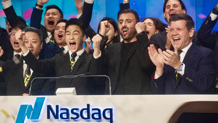 中國電競第一股！何猷君在納斯達(dá)克敲鐘