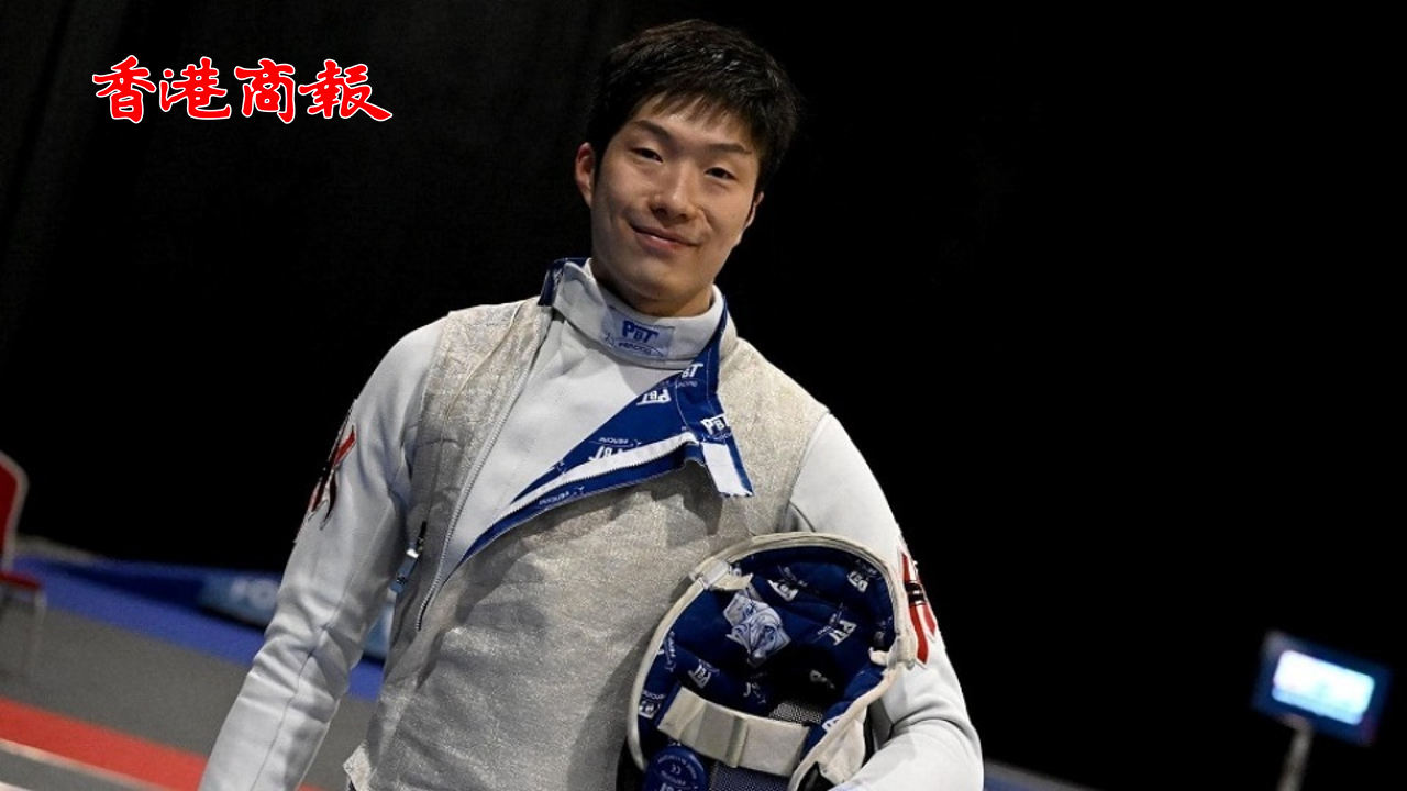 有片 | 香港劍神張家朗輕鬆晉級(jí)16強(qiáng) 市民在商場(chǎng)為其打氣