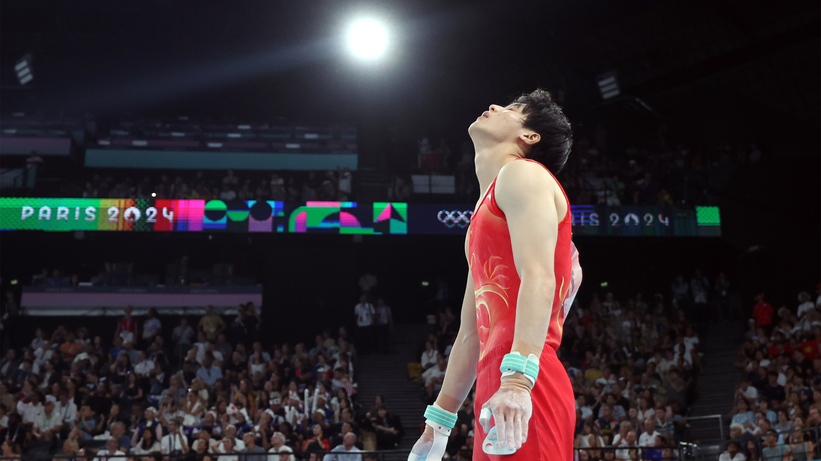 中國(guó)體操男團(tuán)奪銀 蘇煒德兩度掉槓賽後道歉