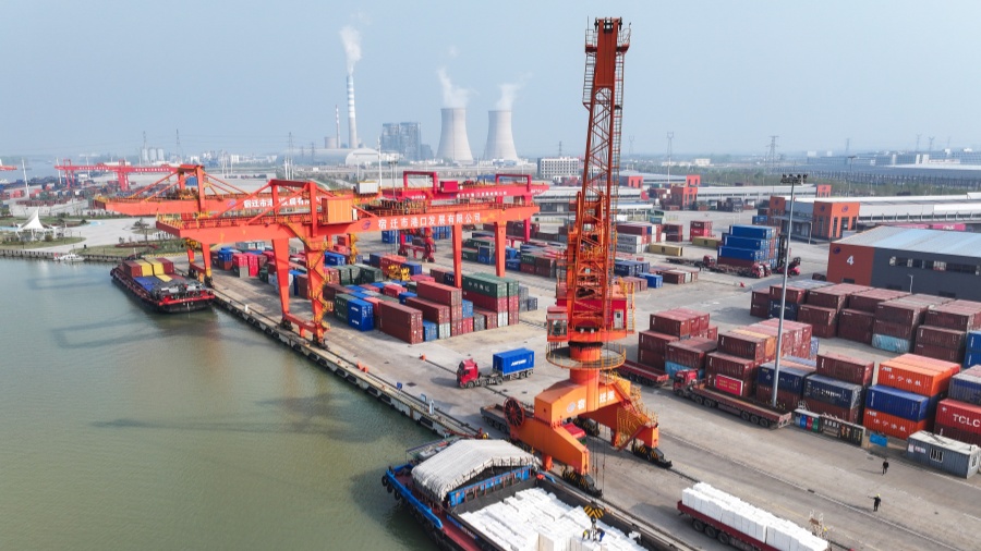 今年上半年我國(guó)外貿(mào)首次突破21萬(wàn)億元 規(guī)模再創(chuàng)新高