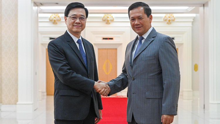 李家超抵達(dá)河內(nèi) 與越南工商總會共進(jìn)晚宴