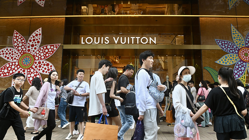 內(nèi)地客1.5萬元免稅額即日起擴至所有口岸