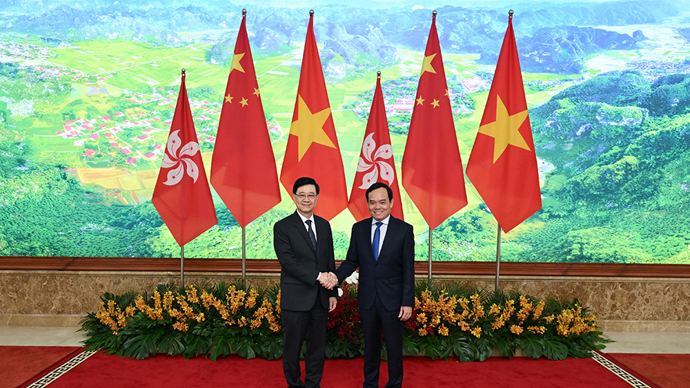 李家超與越南副總理陳流光會(huì)面 見證兩地交換合作備忘錄