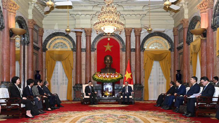 李家超與越南國家主席和副總理會(huì)面 兩地簽署8份合作備忘錄