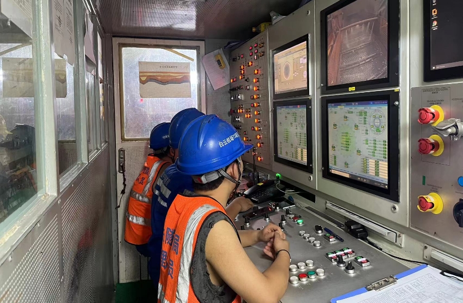 廣州白雲(yún)機場T3軌道交通樞紐 芳白城際東側(cè)盾構(gòu)實現(xiàn)雙線貫通