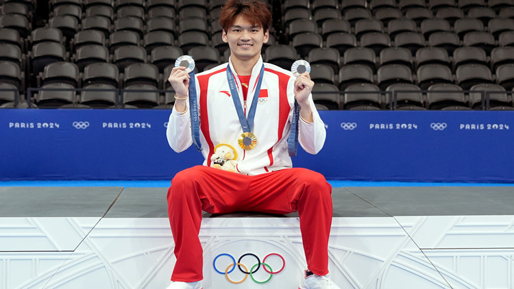 巴黎奧運 | 四銀之後終見金 徐嘉余「心結(jié)打開了」