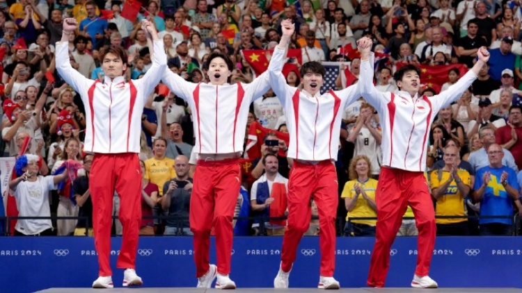 巴黎奧運(yùn) | 打破美國40年壟斷，中國泳隊(duì)牛！