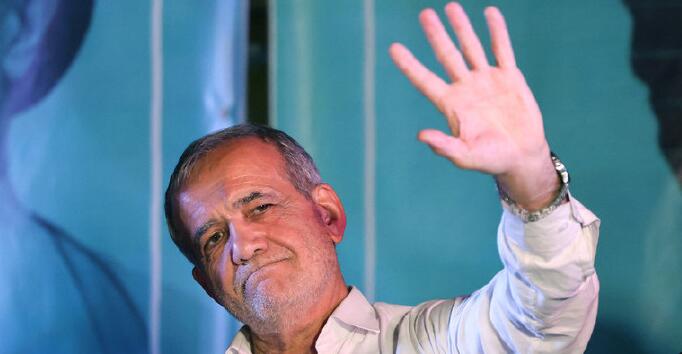 伊朗總統(tǒng)：擴大與俄羅斯關係是伊朗外交政策優(yōu)先事項之一