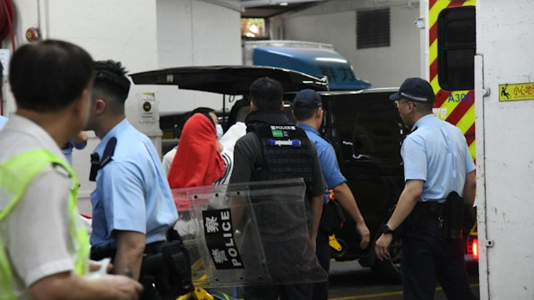 多名惡煞突闖觀塘一派對(duì)房間施襲搶劫 3男子受傷