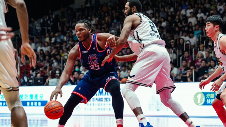 主場(chǎng)110:87挫河南賒店老酒 香港金牛3連勝重返NBL榜首