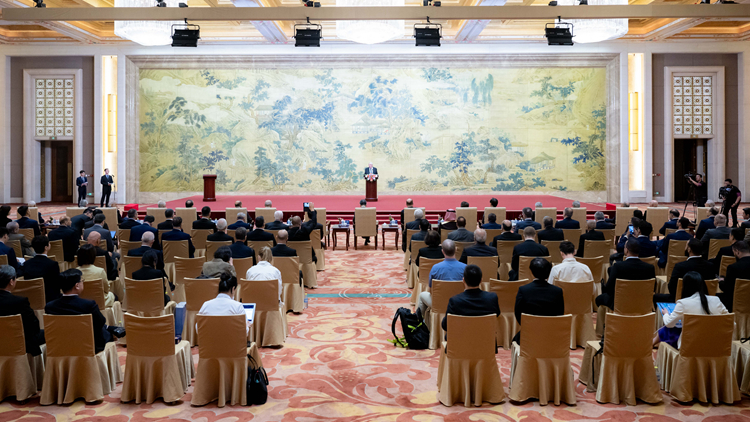 【鑪峰遠(yuǎn)眺】中國以外交軍事兩手維護(hù)和平