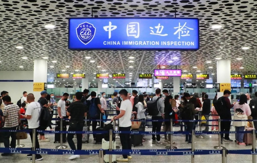 上半年經(jīng)深圳空港（機(jī)場(chǎng)）口岸出入境旅客同比增加195.22% 144小時(shí)免簽帶動(dòng)深圳文旅發(fā)展