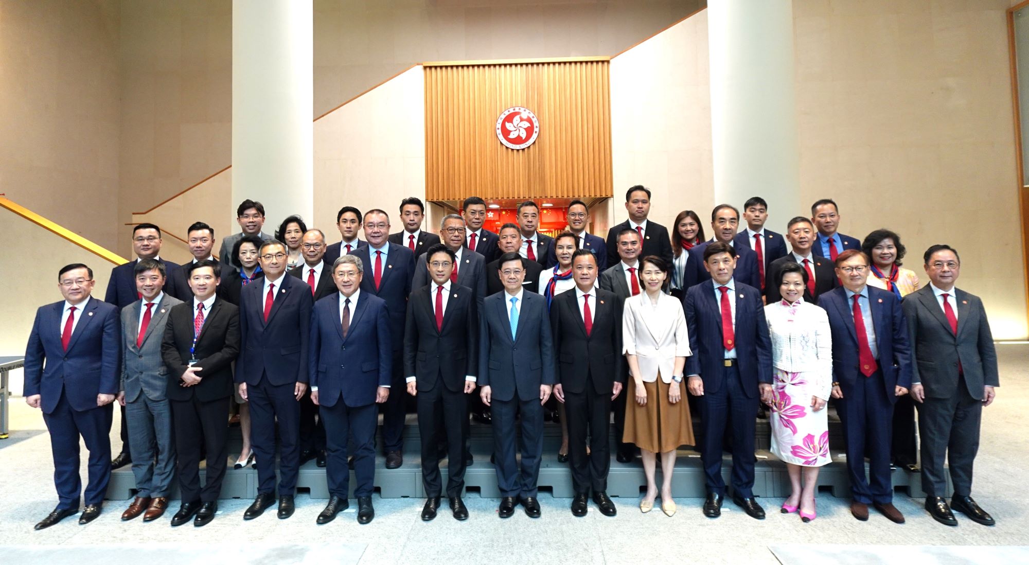 港區(qū)省級(jí)政協(xié)聯(lián)誼會(huì)拜訪行政長官