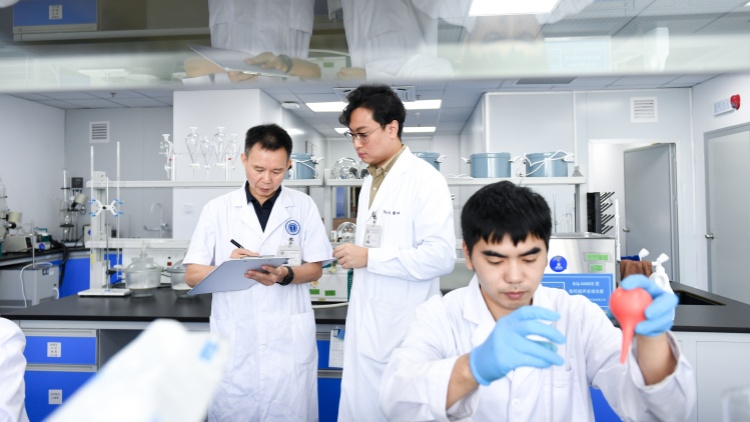 ?深圳註冊(cè)醫(yī)師已突破7萬(wàn)人 成為深圳人最堅(jiān)實(shí)的「醫(yī)靠」