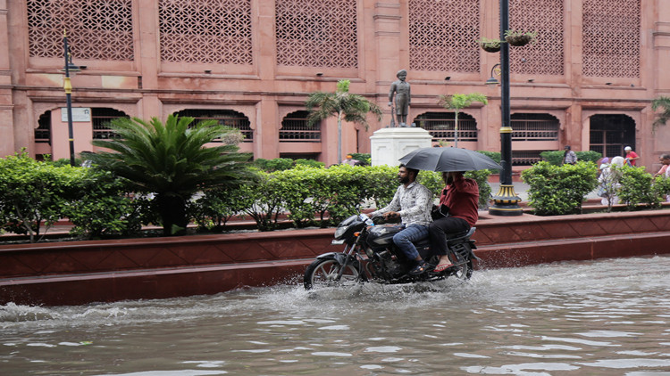 印度、孟加拉國洪水已致15人死亡