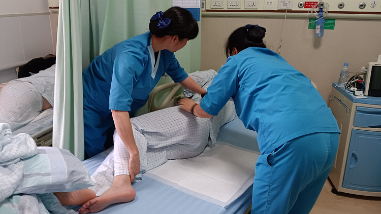 深圳醫(yī)療系統(tǒng)推出多項便民舉措 「無陪護(hù)病房」解難題 沒床位也能「預(yù)住院」