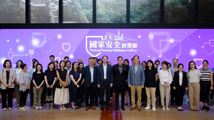 申訴專員陳積志率40職員參觀國(guó)家安全展覽廳