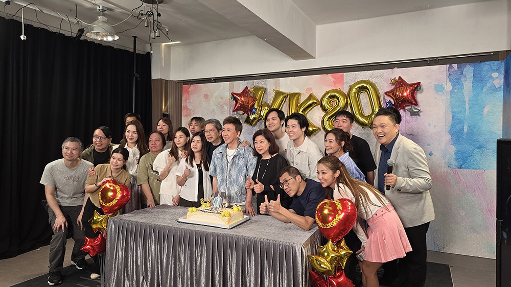 有片｜【娛樂(lè)】80歲尹光獲法國(guó)大學(xué)頒博士 永不言休 只要有粉絲就繼續(xù)唱