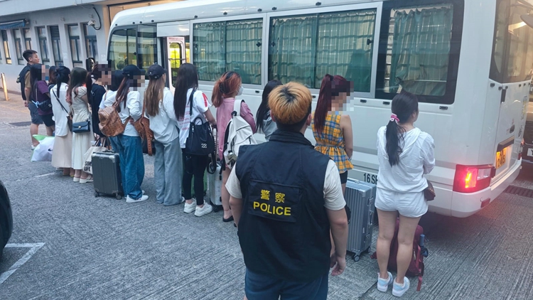 警方荃灣掃黃 拘捕20名內(nèi)地女子