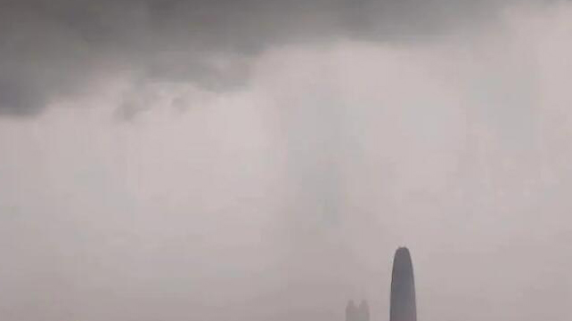 深圳市雷雨大風黃色預警信號擴展至全市、發(fā)布分區(qū)暴雨黃色預警信號