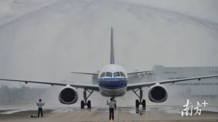 抵達廣州！南航首架國產大飛機正式入列