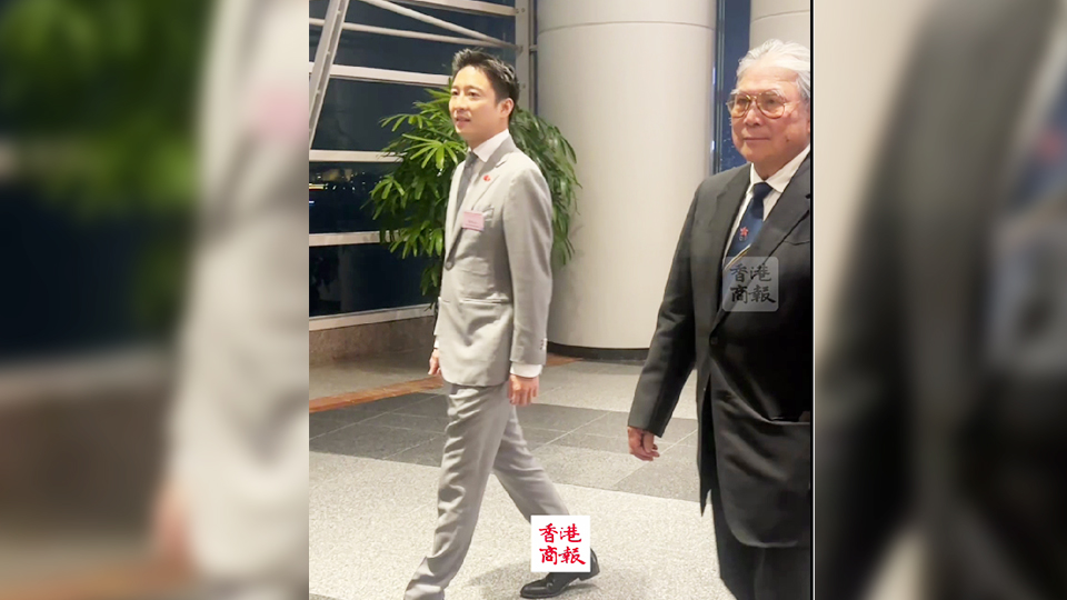 有片｜霍家三父子出席內(nèi)地奧運(yùn)健兒代表團(tuán)歡迎晚宴