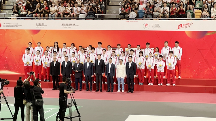 直播回放｜內(nèi)地奧運健兒羽毛球、體操及乒乓球表演