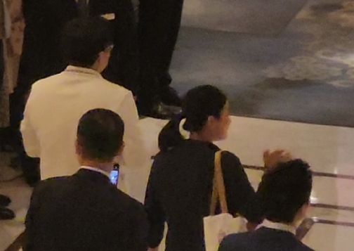 有片丨晶晶啟剛啟山齊送奧運(yùn)健兒