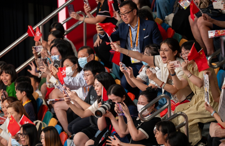 【來(lái)論】?jī)?nèi)地奧運(yùn)健兒代表團(tuán)訪港大大激發(fā)市民愛(ài)國(guó)情