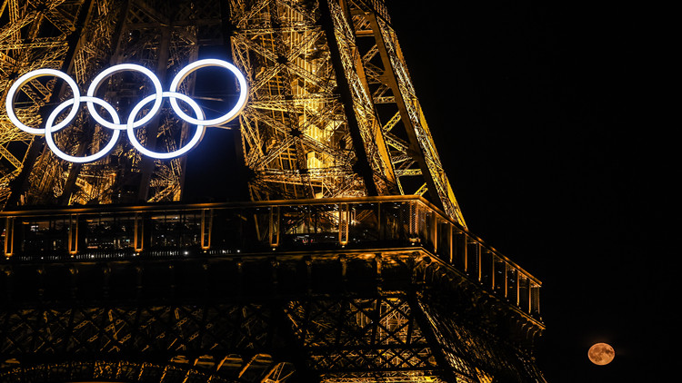 巴黎殘奧會(huì) | 巴黎市長(zhǎng)：奧運(yùn)五環(huán)將留在埃菲爾鐵塔上