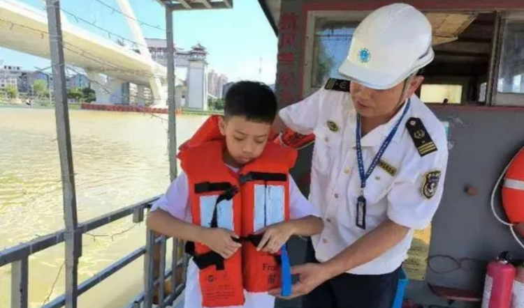 揭陽海事局：開展「海事開放日」 監(jiān)管平安「學生渡」