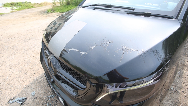 天水圍一停車場(chǎng)13車被淋起漆水 警列刑毀案跟進(jìn) 暫無人被捕