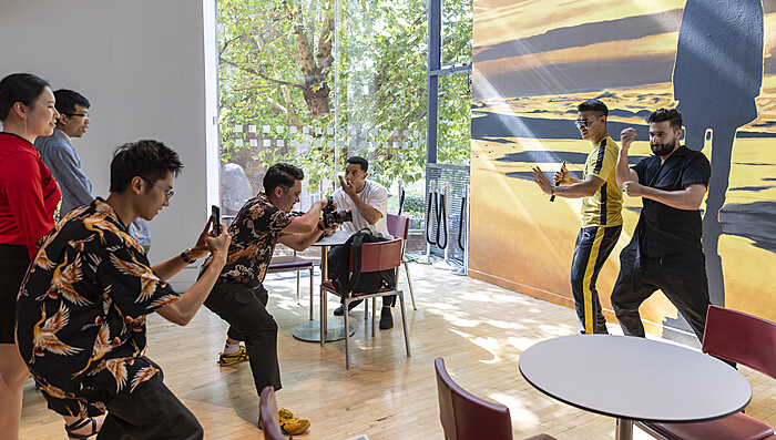 五星好評！英主流媒體《泰晤士報》《衛(wèi)報》聚焦《詠春》