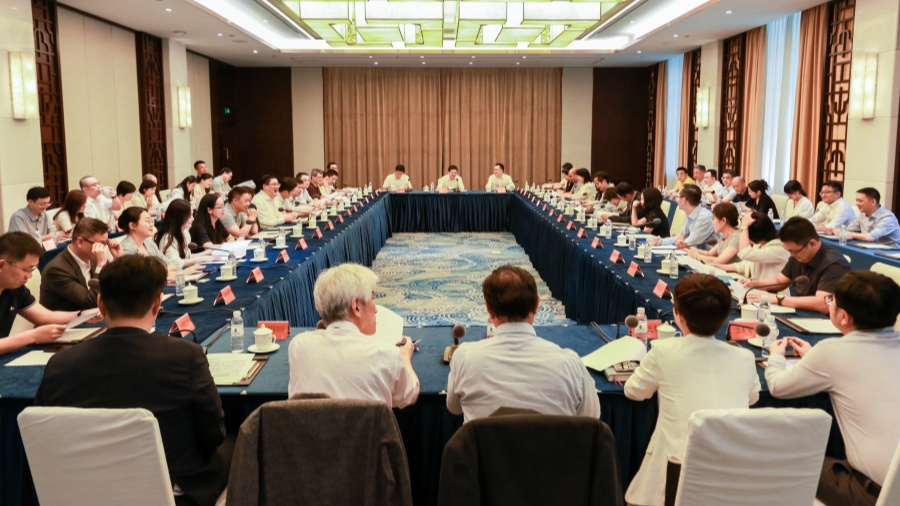 粵舉行外資企業(yè)圓桌會(huì)聽意見解訴求  25家全球知名跨國公司參與