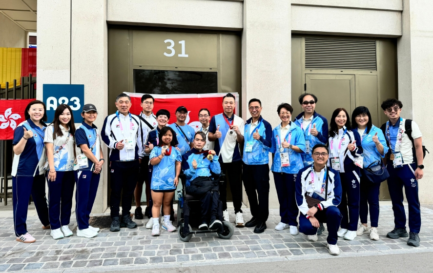 楊潤雄訪巴黎殘奧選手村 與香港運(yùn)動(dòng)員見面