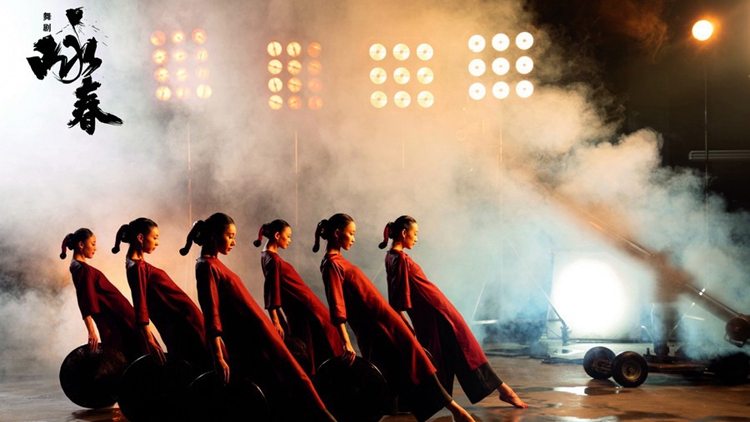 「雙非遺」珠聯(lián)璧合 《詠春》與深圳設(shè)計品牌聯(lián)手讓中國風(fēng)在倫敦越吹越勁