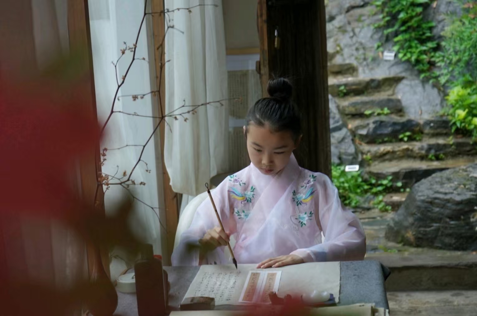 皖黟縣西遞鎮(zhèn)：創(chuàng)意賦能鄉(xiāng)村營(yíng)造 黨建聯(lián)建共居共創(chuàng)