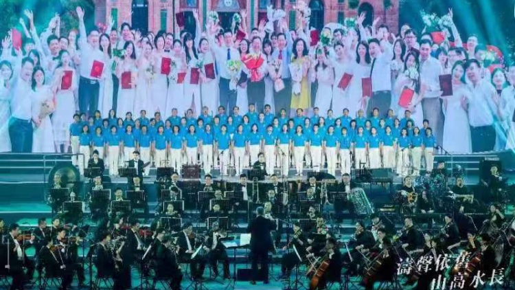 濤聲依舊歌飛揚(yáng)！陳小奇經(jīng)典作品深圳演唱會在龍華圓滿舉行