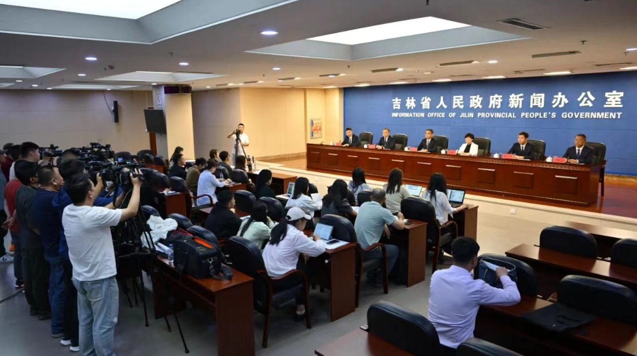 【吉事微評】微評吉事，洞見吉林 香港商報為您解讀吉林市2024-2025冰雪季「熱密碼」