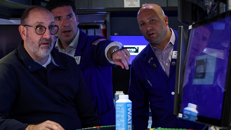 聯(lián)儲局大幅減息機(jī)率降 美股道指早段急瀉近600點(diǎn)