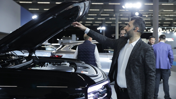 歐委會(huì)擬拒絕中國(guó)業(yè)界提交歐盟電動(dòng)車(chē)反補(bǔ)貼案價(jià)格承諾解決方案 中方：深感失望