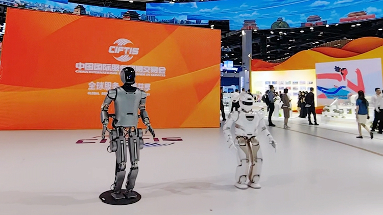 有片｜AI試衣間、無(wú)人機(jī)長(zhǎng)城送餐、零下不結(jié)冰保鮮……服貿(mào)會(huì)智能科技打造美好日常 