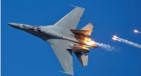 德艦過航臺灣海峽 解放軍東部戰(zhàn)區(qū)?？毡θ谈O(jiān)警戒