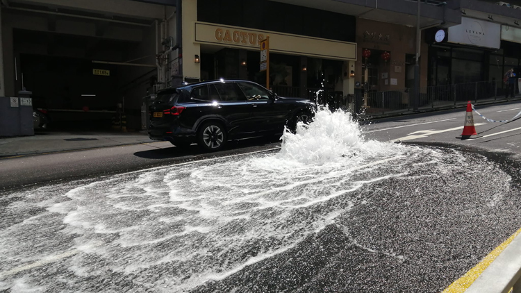 北角炮臺(tái)山道爆水管 沖廁水供應(yīng)受影響水務(wù)署正搶修