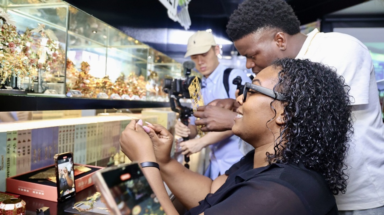 加勒比「網(wǎng)紅團」走讀東莞  將精彩東莞向全球分享