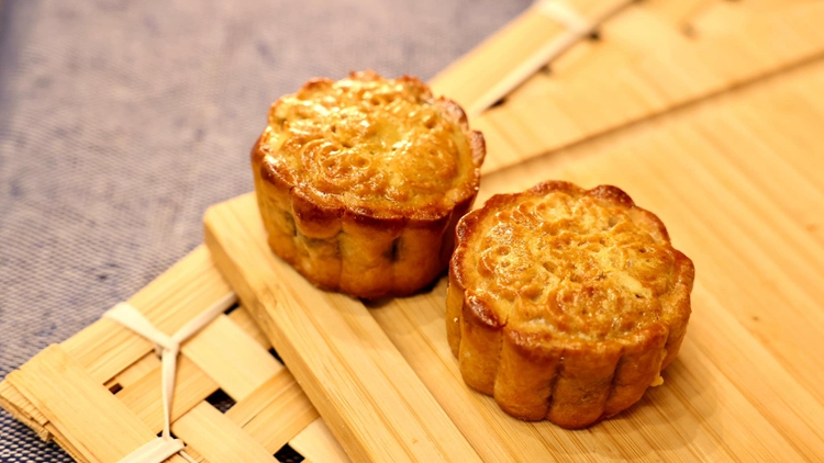 李家超、鄧炳強(qiáng)及蔡若蓮發(fā)文齊祝大家中秋節(jié)快樂！