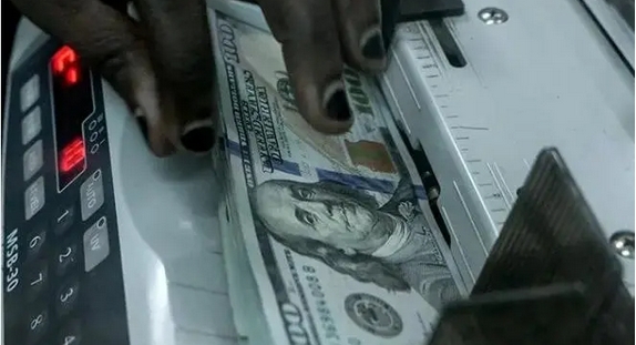 美聯(lián)儲降息靴子落地，美元霸權(quán)又要把「禍水」引向全球？