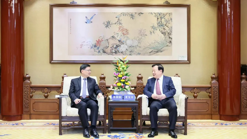 夏寶龍會(huì)見李家超